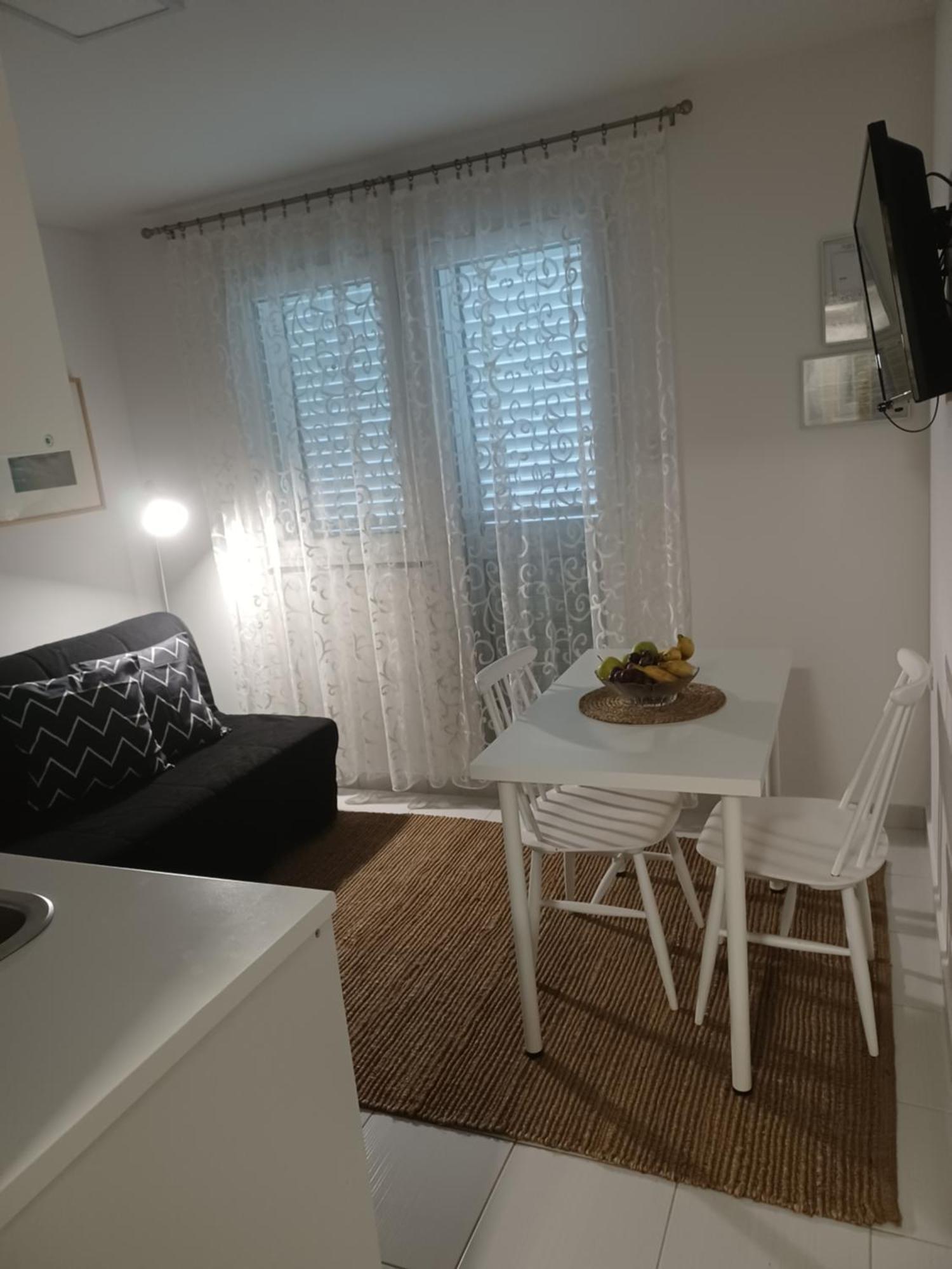 Apartmani Ana - Meka Draga Obrovac Ngoại thất bức ảnh